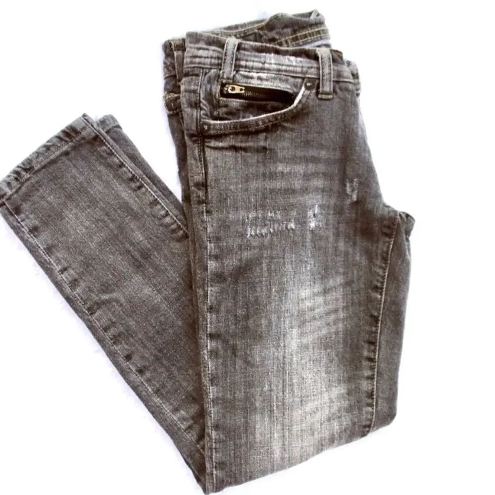 Citizens of Humanity Gray Distressed Ankle Jeans - Picture 2 of 9